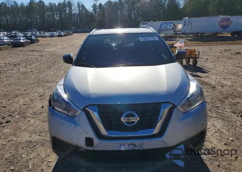 2019 Nissan Kicks S z USA, uszkodzony, nr VIN 3N1CP5CU6KL501665